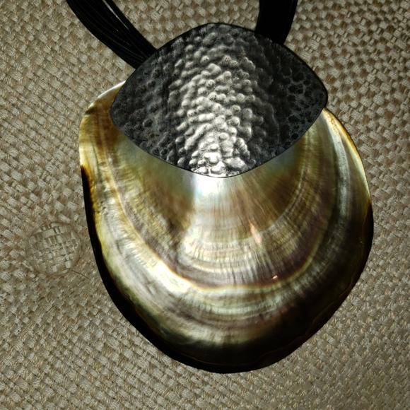 Statement Necklace Black Strands with Large Natural Sea Shell 19.5" Necklace 💞 - Picture 2 of 6
